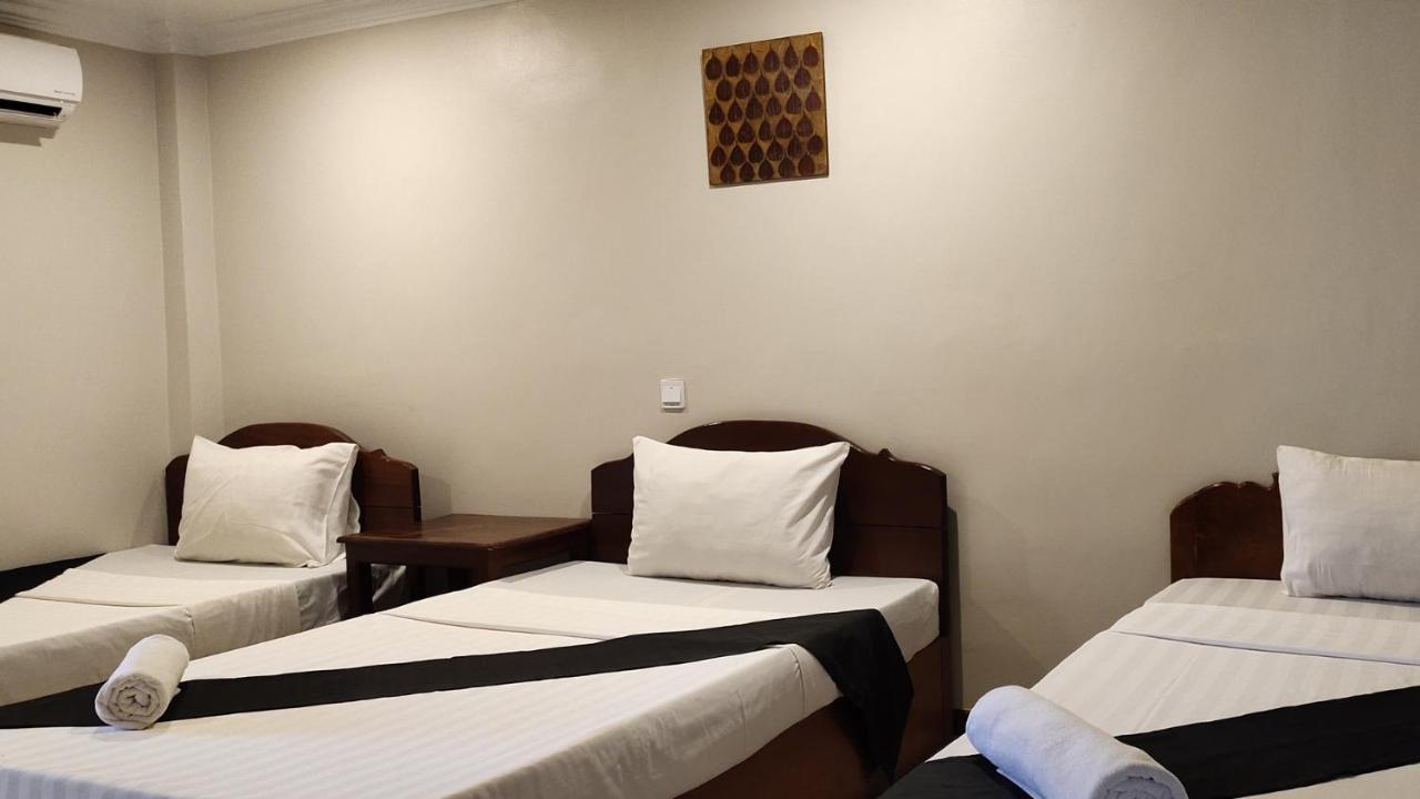 White Monkey Hotel Siem Reap Bagian luar foto