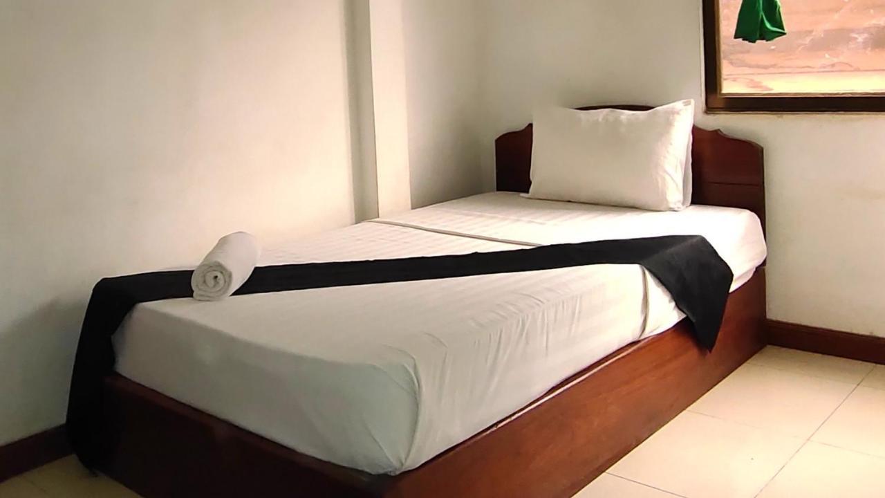 White Monkey Hotel Siem Reap Bagian luar foto