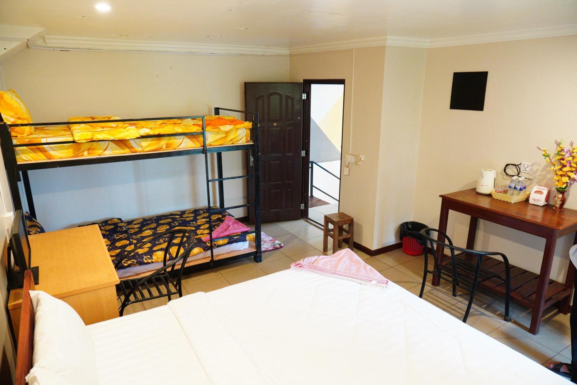White Monkey Hotel Siem Reap Bagian luar foto
