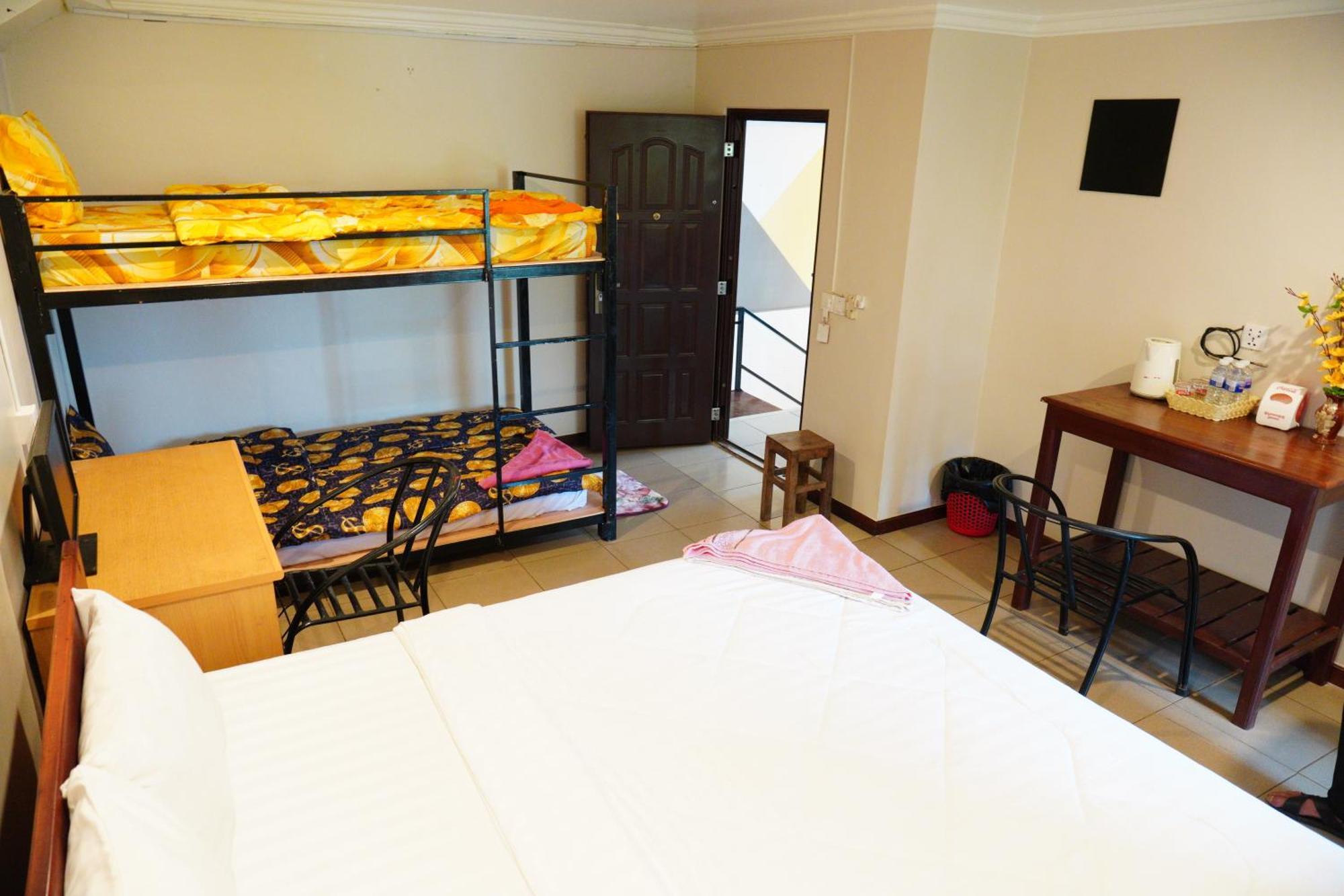 White Monkey Hotel Siem Reap Bagian luar foto
