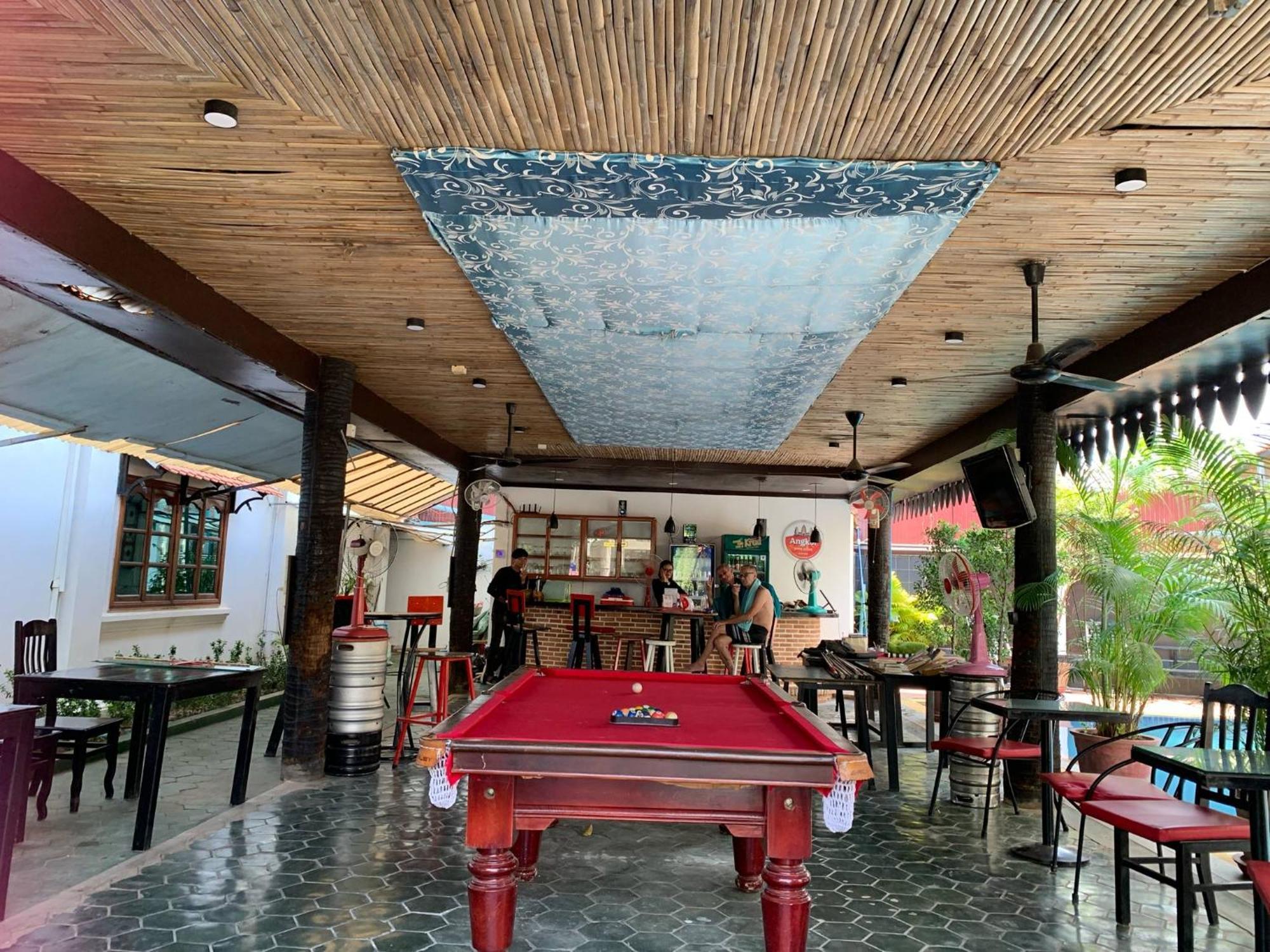 White Monkey Hotel Siem Reap Bagian luar foto