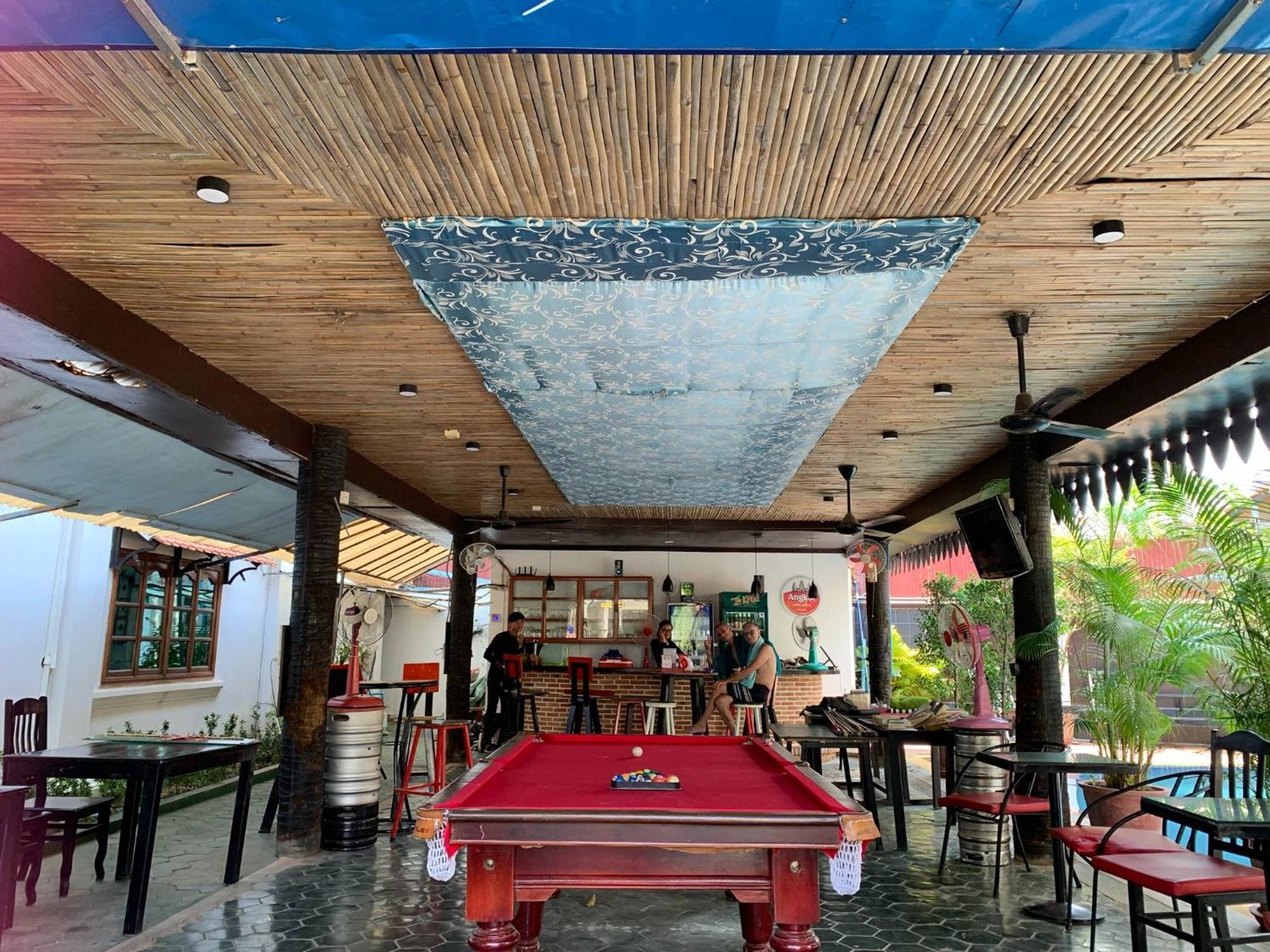 White Monkey Hotel Siem Reap Bagian luar foto