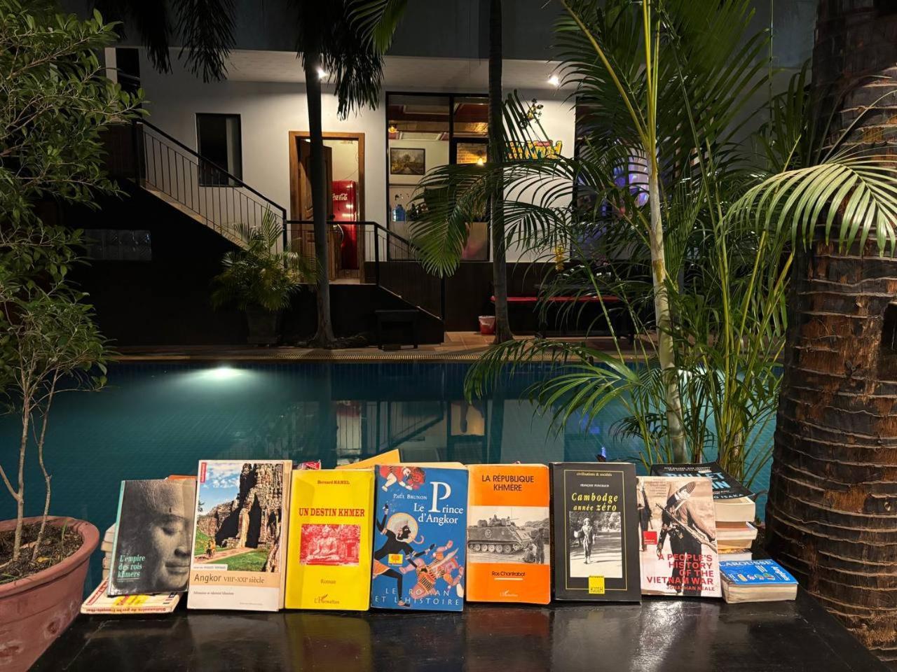 White Monkey Hotel Siem Reap Bagian luar foto